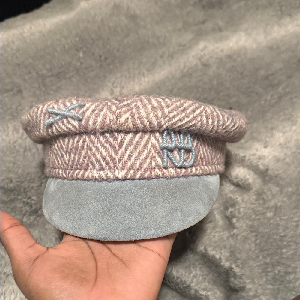 Stylish Women's Tweed Cap